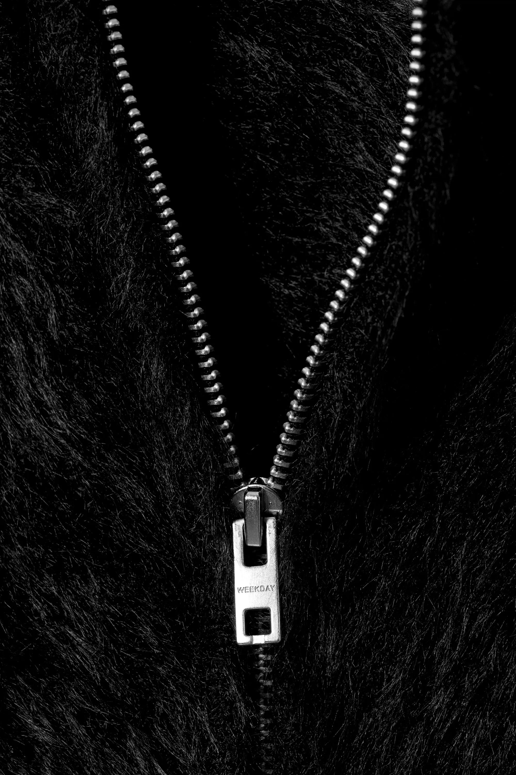 Sweat à capuche zippé carré en maille duveteuse - Noir