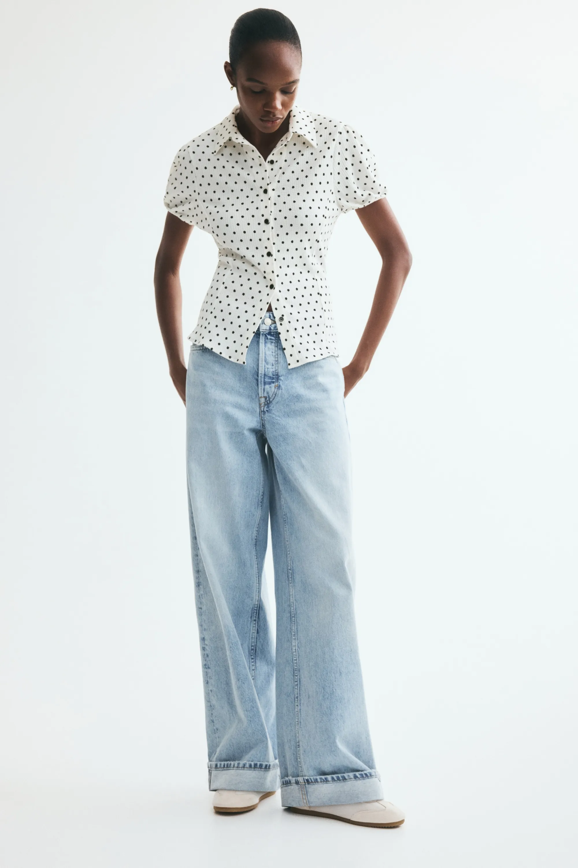 Top à boutons avec manches bouffantes - Blanc/pois