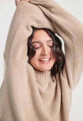 Le pull col montant - Beige — photo 2