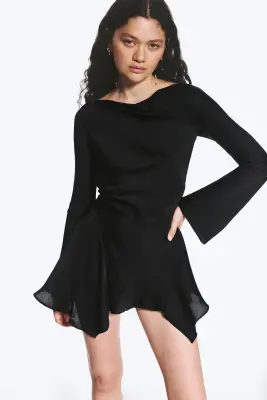 Mini-robe asymétrique en satin à manches longues - Noir — photo 2
