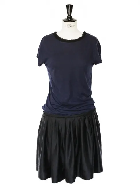 Robe manches courtes en coton bleu marine et soie noire Prix boutique 850€ Taille 36