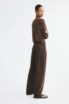 Pantalon chic avec jambes barrel - Marron foncé — photo 2