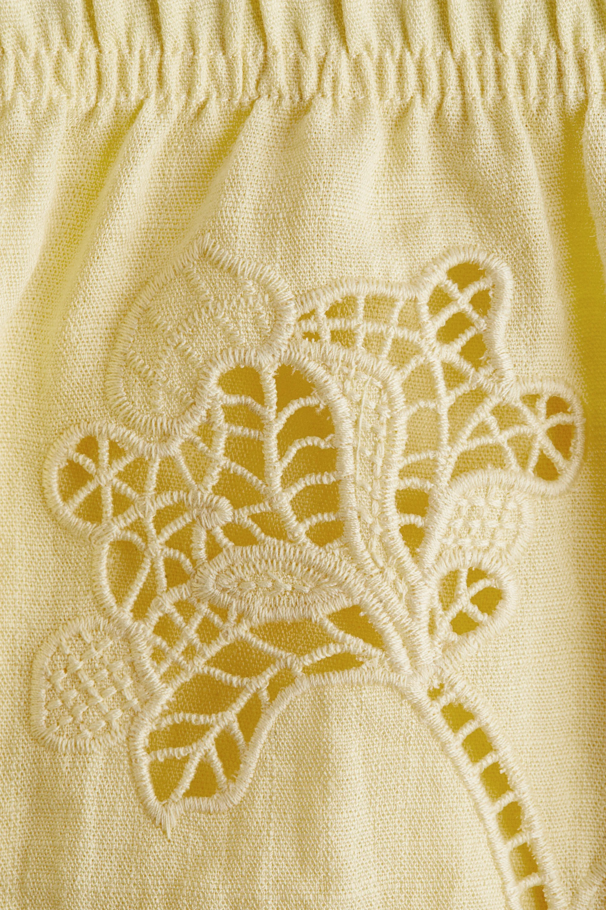 Short avec broderie anglaise - Jaune clair