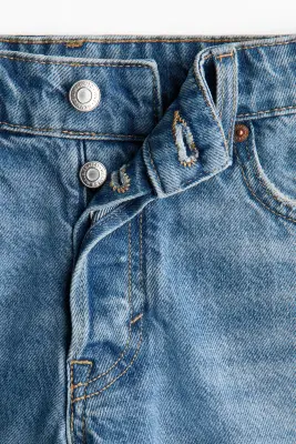 Short en denim avec bords à cru - Bleu denim clair — photo 2