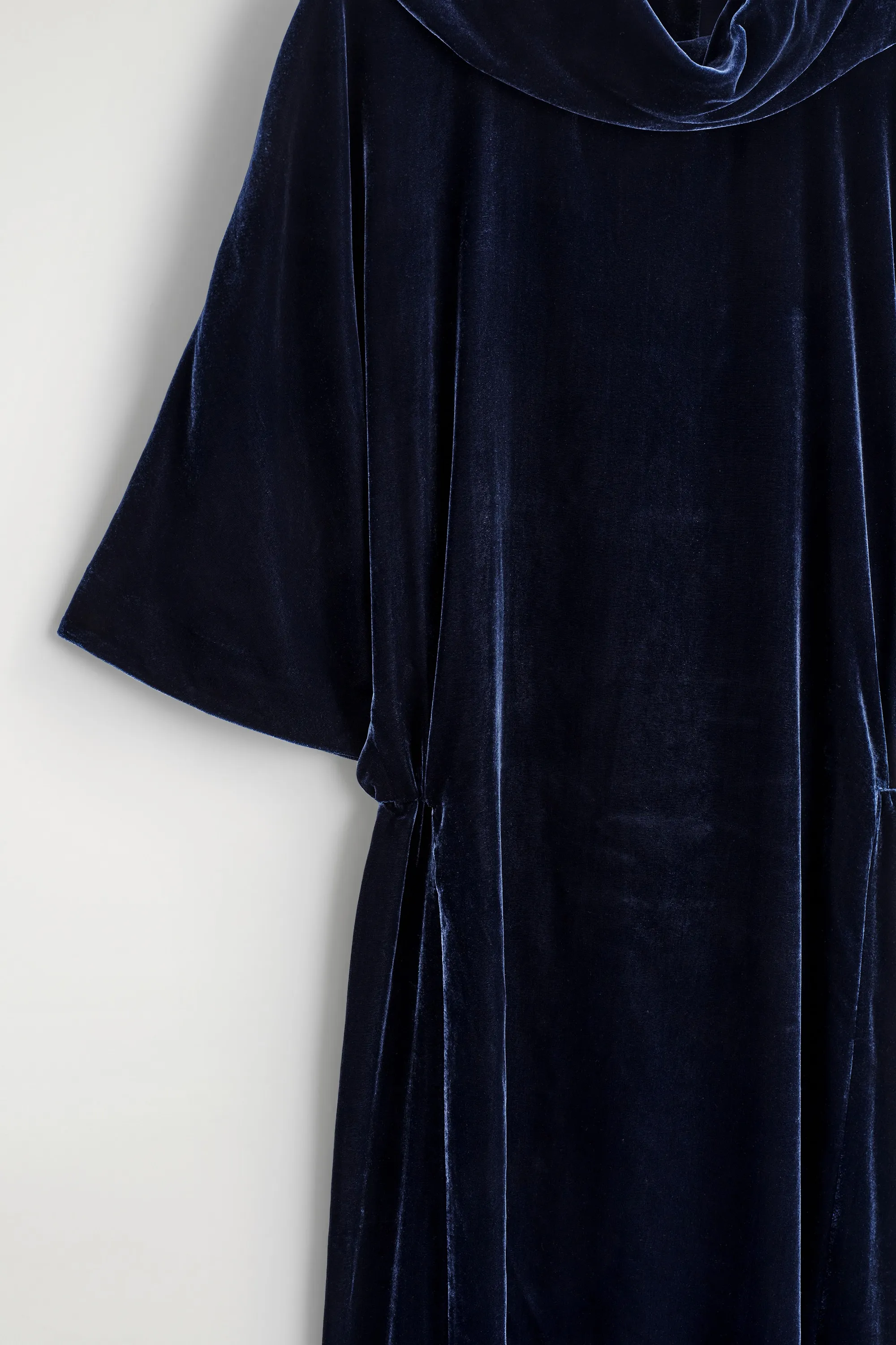 ROBE MIDI DRAPÉE À COL EN VELOURS - BLEU MARINE