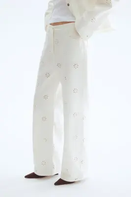 Pantalon en twill avec broderie anglaise - Blanc — photo 3