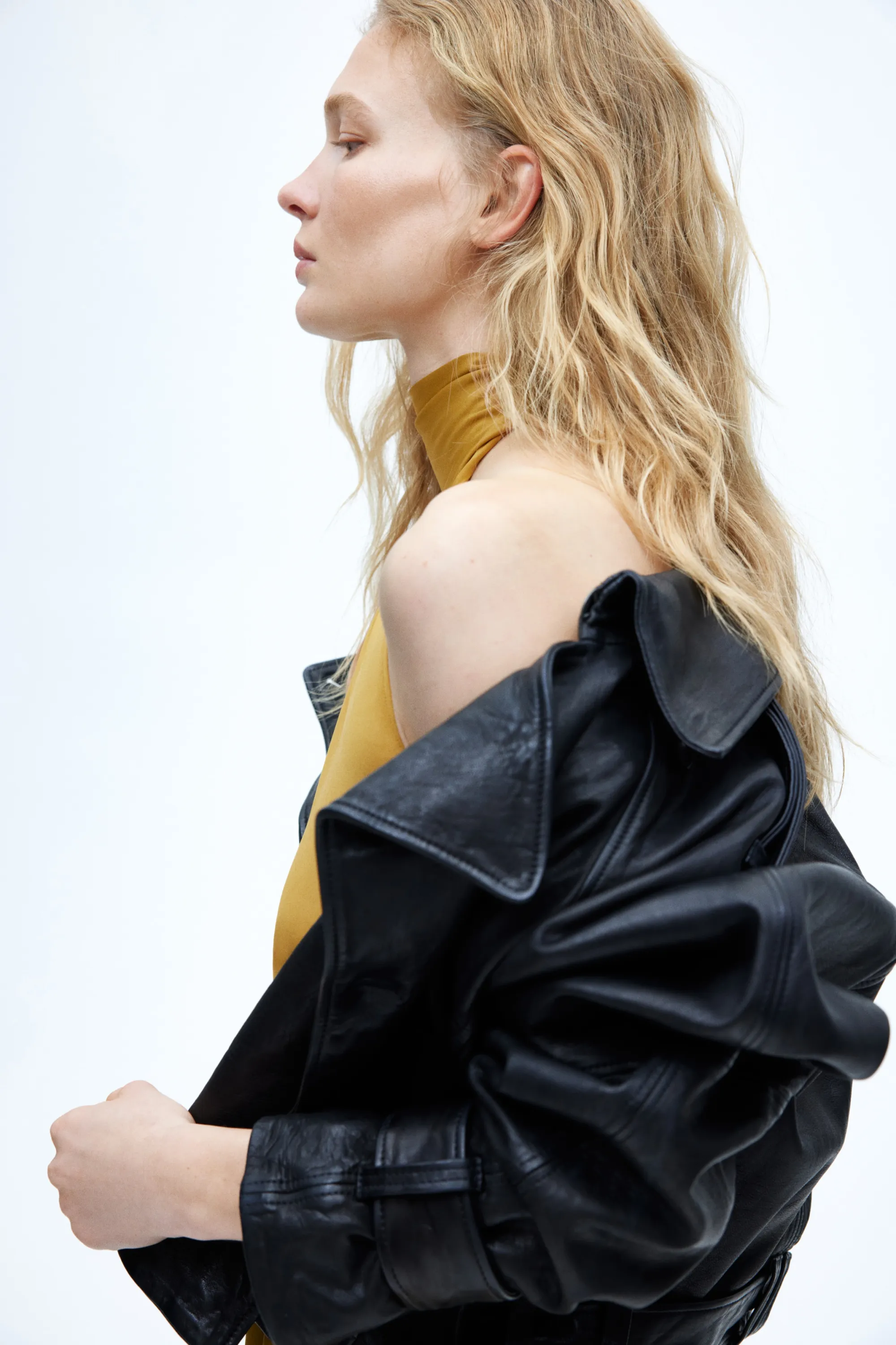 Top asymétrique avec dos nu - Jaune moutarde