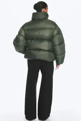 Doudoune oversize en duvet recyclé - Vert kaki foncé — photo 4