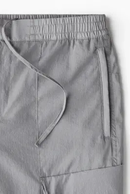 Pantalon cargo Relaxed Fit en nylon - Gris — photo 2