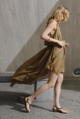 Robe volumineuse avec détail à nouer - Vert kaki — photo 2