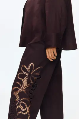 MAMA Pantalon avec broderie anglaise - Marron foncé — photo 4