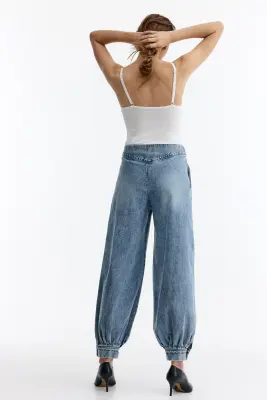 Pantalon en denim avec jambes ballon - Bleu denim clair — photo 2