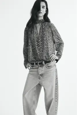 Blouse avec col cravate - Beige/imprimé léopard — photo 1