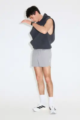 Short de running Lightweight Quick Dry​ ​ - Gris clair — photo 4