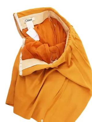 Jupe droite drapée en crêpe jaune moutarde Prix boutique 1200€ Taille XS/S — photo 3
