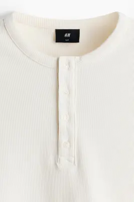 Slim Fit Henley top - Crème — photo 5