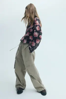 Blouse avec détail à nouer - Noir/fleuri — photo 4