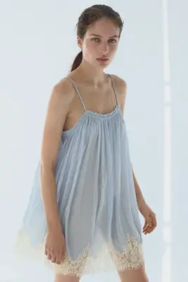 Robe à bretelles fines en mousseline avec dentelle - Bleu clair — photo 4