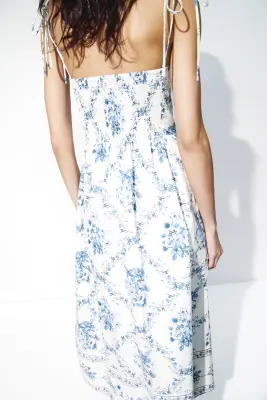Robe à bretelles fines avec jupe évasée - Blanc/bleu/fleuri — photo 1