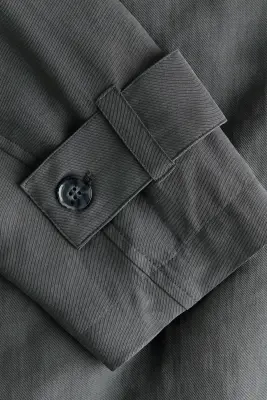 Trench-coat court en lyocell mélangé - Gris foncé — photo 4