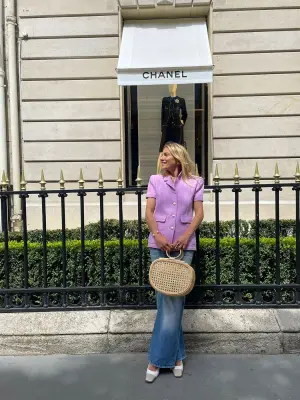 Sac panier en rotin tressé style seventies beige camel et poignées rondes — photo 3