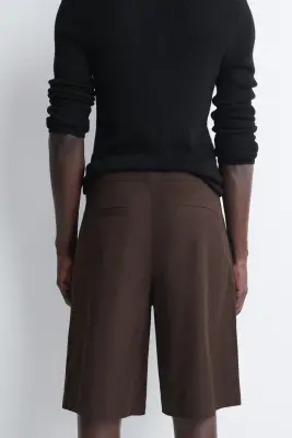 SHORT DE COSTUME À PLIS EN COTON - BRUN — photo 3
