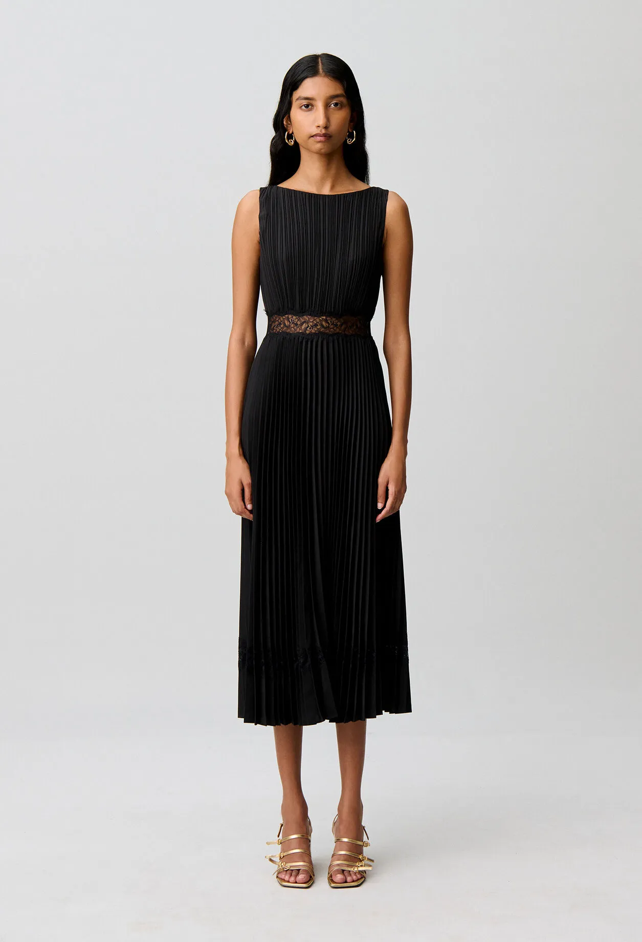 Robe fluide satinée plissée