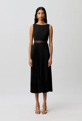 Robe fluide satinée plissée