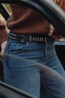 Ceinture cloutée en cuir suédé — photo 2