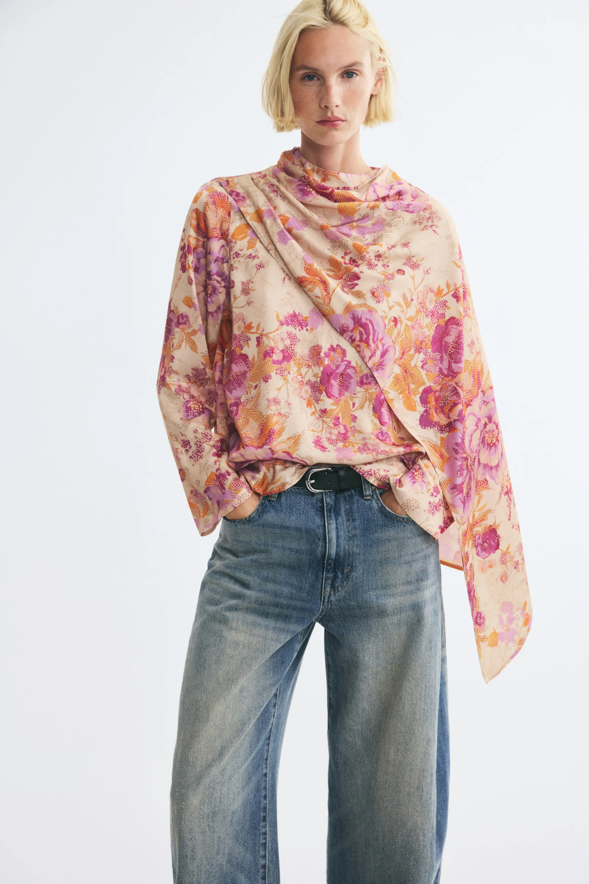 Blouse en viscose avec détail façon cape - Beige clair/fleuri