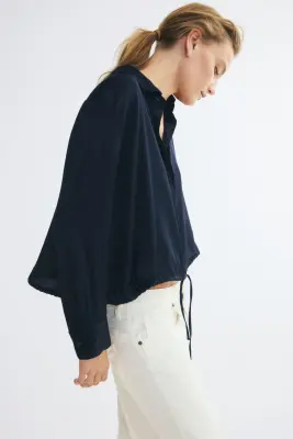 Chemise en twill satin avec cordon de serrage - Bleu marine — photo 2