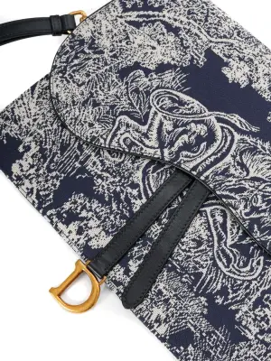 Sac pochette Saddle en toile et cuir imprimé toile de Jouy bleu marine et crème Prix boutique 1100€ — photo 2
