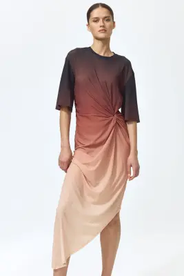 Robe T-shirt avec détail noué - Rouge rouille/rose pêche — photo 2