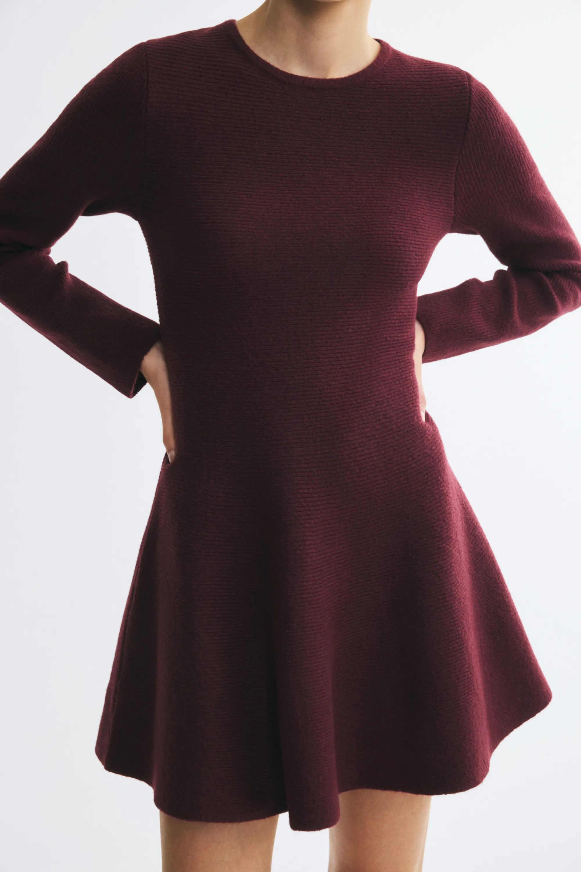 Robe en maille côtelée avec jupe évasée - Bordeaux