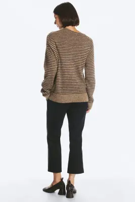 Pull à col cheminée asymétrique en mélange d’alpaga - Rayé Marron poudré — photo 2