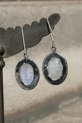 Boucles d’oreilles en pierre de lune arc-en-ciel et argent 925 — photo 3