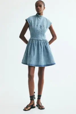 Robe en denim avec jupe évasée - Bleu denim — photo 1