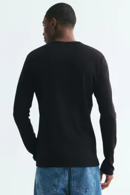 T-shirt Slim Fit à col tunisien en coton côtelé - Noir — photo 3