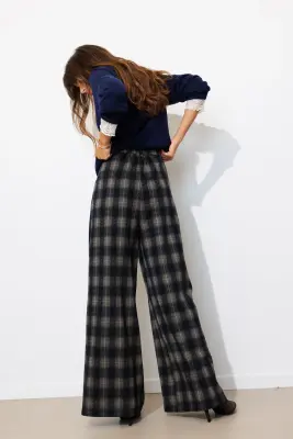 Pantalon large à carreaux — photo 5