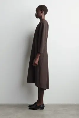 ROBE MIDI SCULPTÉE À MANCHES LONGUES - BRUN — photo 1