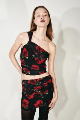 Top asymétrique avec détail noué - Noir/roses — photo 2