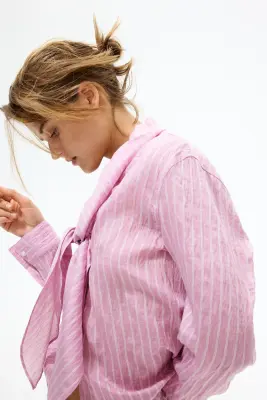Chemise avec col foulard - Rose/rayé — photo 2