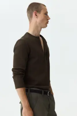 Chemise côtelée à col tunisien Slim Fit - Vert kaki foncé — photo 3