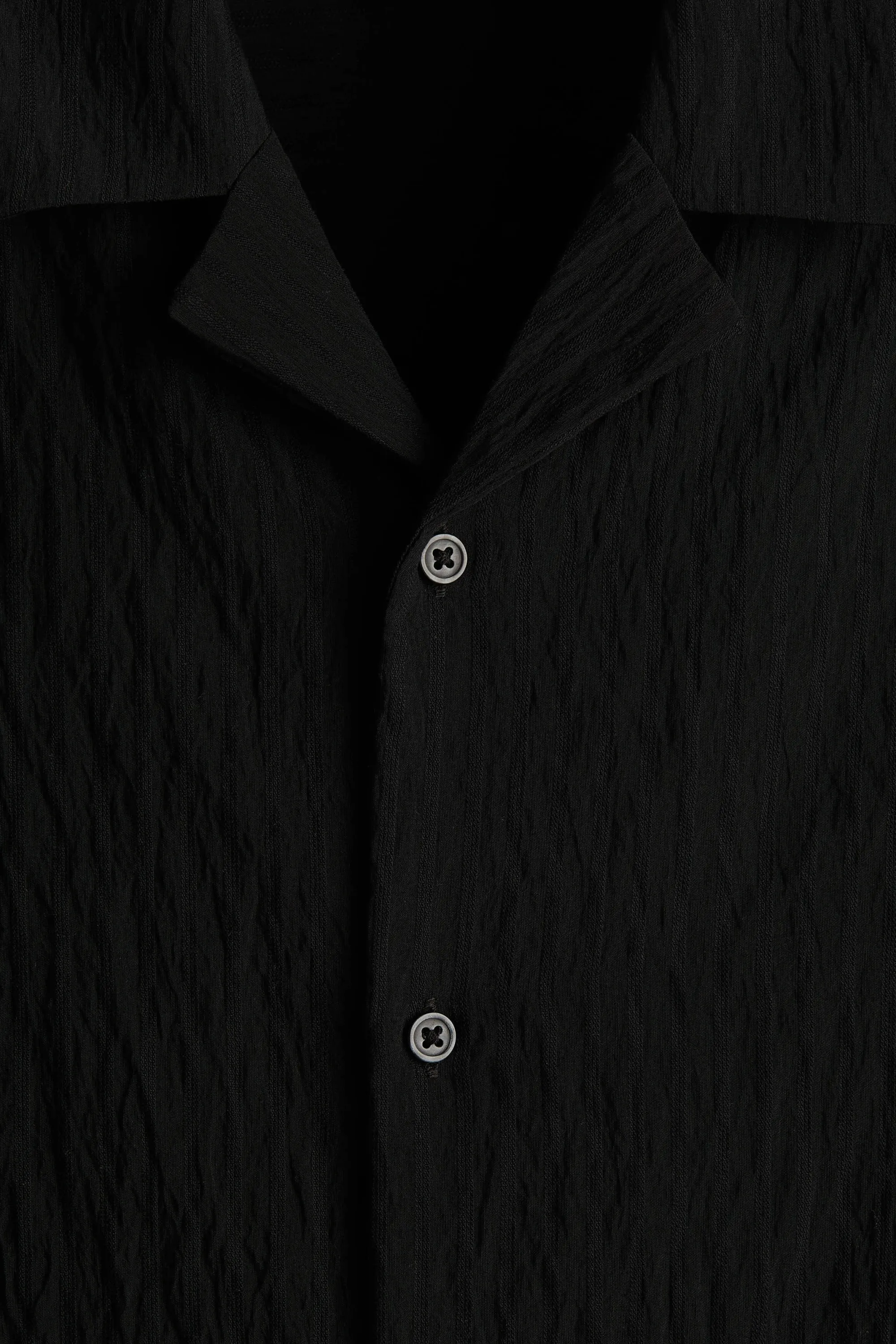 Chemise froissée Loose Fit avec col cubain - Noir