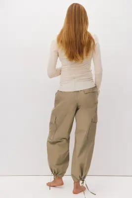 MAMA Pantalon cargo avec jambes ballon - Vert kaki clair — photo 3