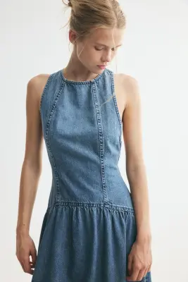 Robe en denim avec jupe évasée - Bleu denim — photo 2