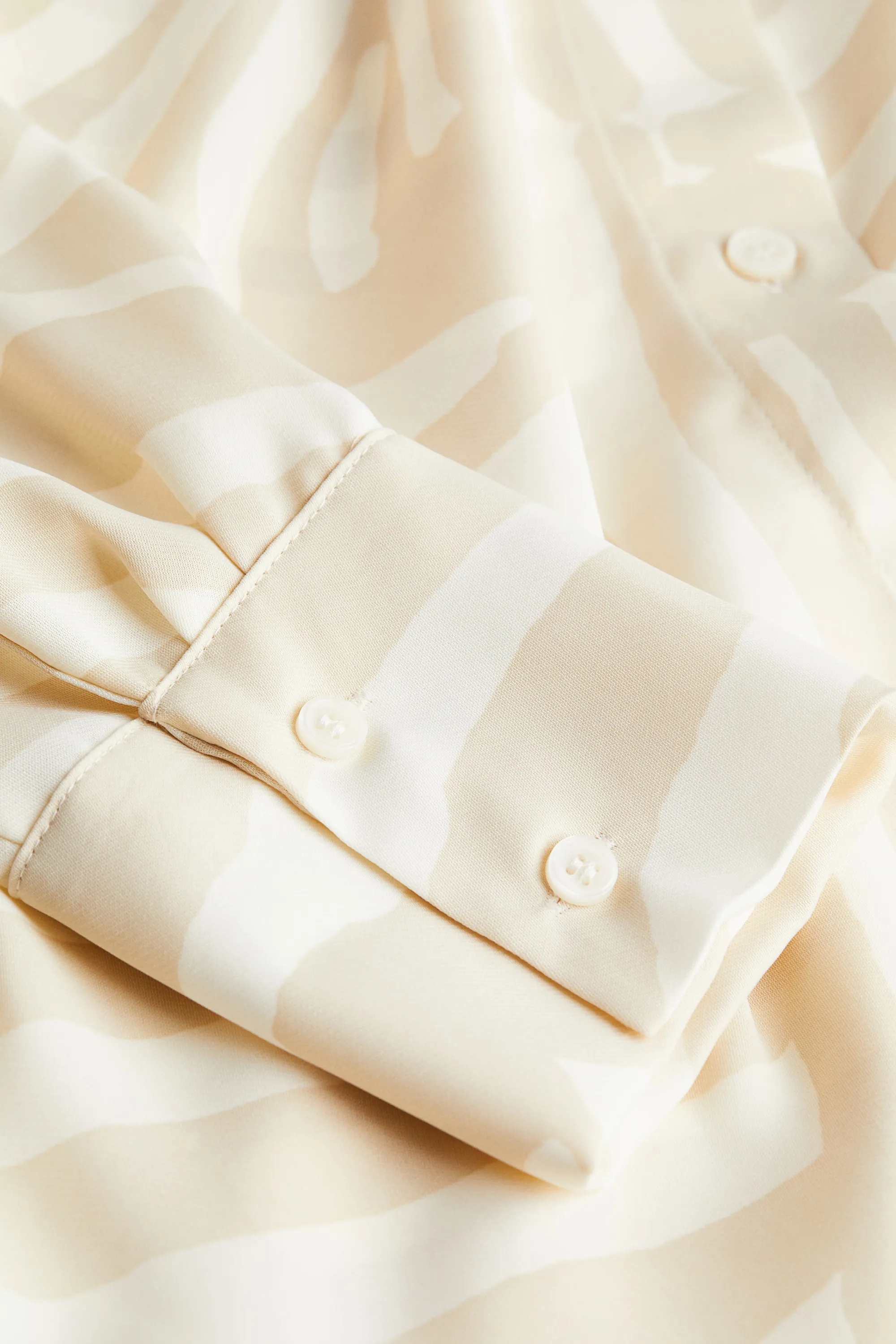 Chemise à col en pointe - Beige clair/motif
