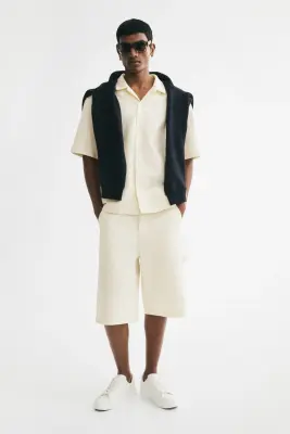 Chemise gaufrée Relaxed Fit avec col cubain - Crème — photo 2