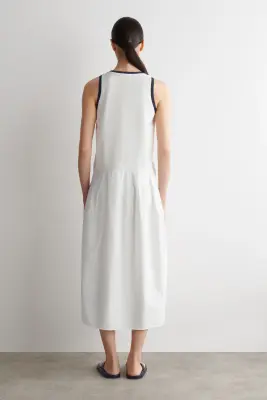 ROBE MIDI SANS MANCHES À PANNEAUX - Blanc / Bleu marine — photo 3