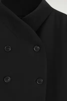 VESTE SCULPTÉE À COL MONTANT - NOIR — photo 2